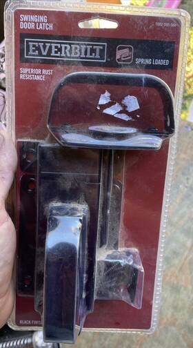 N101576 Everlast Blk Swinging Door Latch Spring Loaded